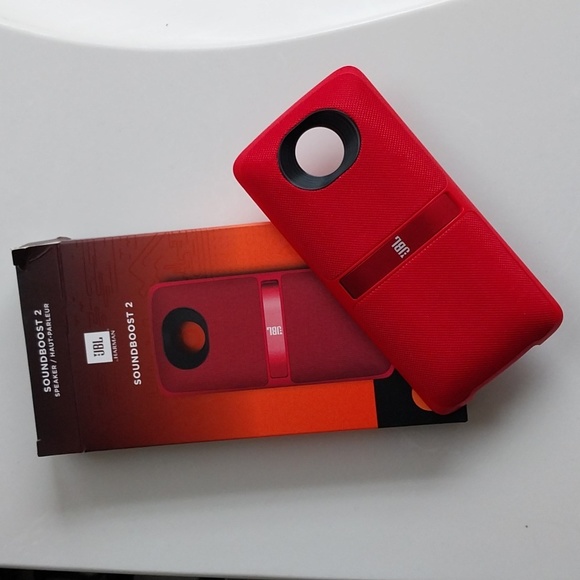 JBL soundboost // Moto Z2 Force